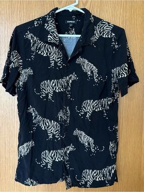 Men's Express Short Sleeve Button Up Tiger Shirt Size Small Resort Beach Summer